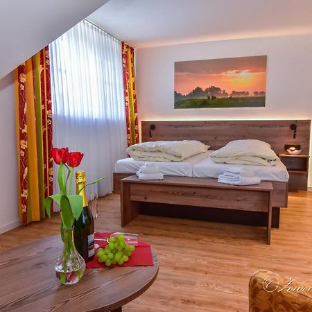 Hotel Zwei Linden - Links Der Elbe - Niedersachsen Balje Bagian luar foto